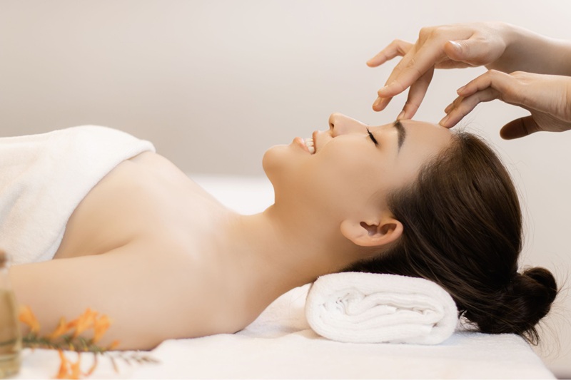massage mặt chống lão hóa